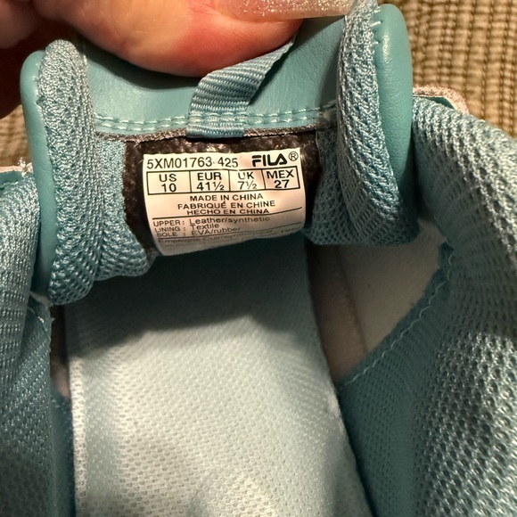 Fila Disruptor Sneakers. Used in “Like New” condition - Picture 9 of 10